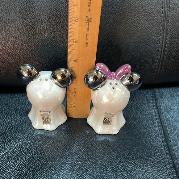 Disney Mickey and Minnie Ghost Iridescent Salt and Pepper Shakers - Picture 4 of 12
